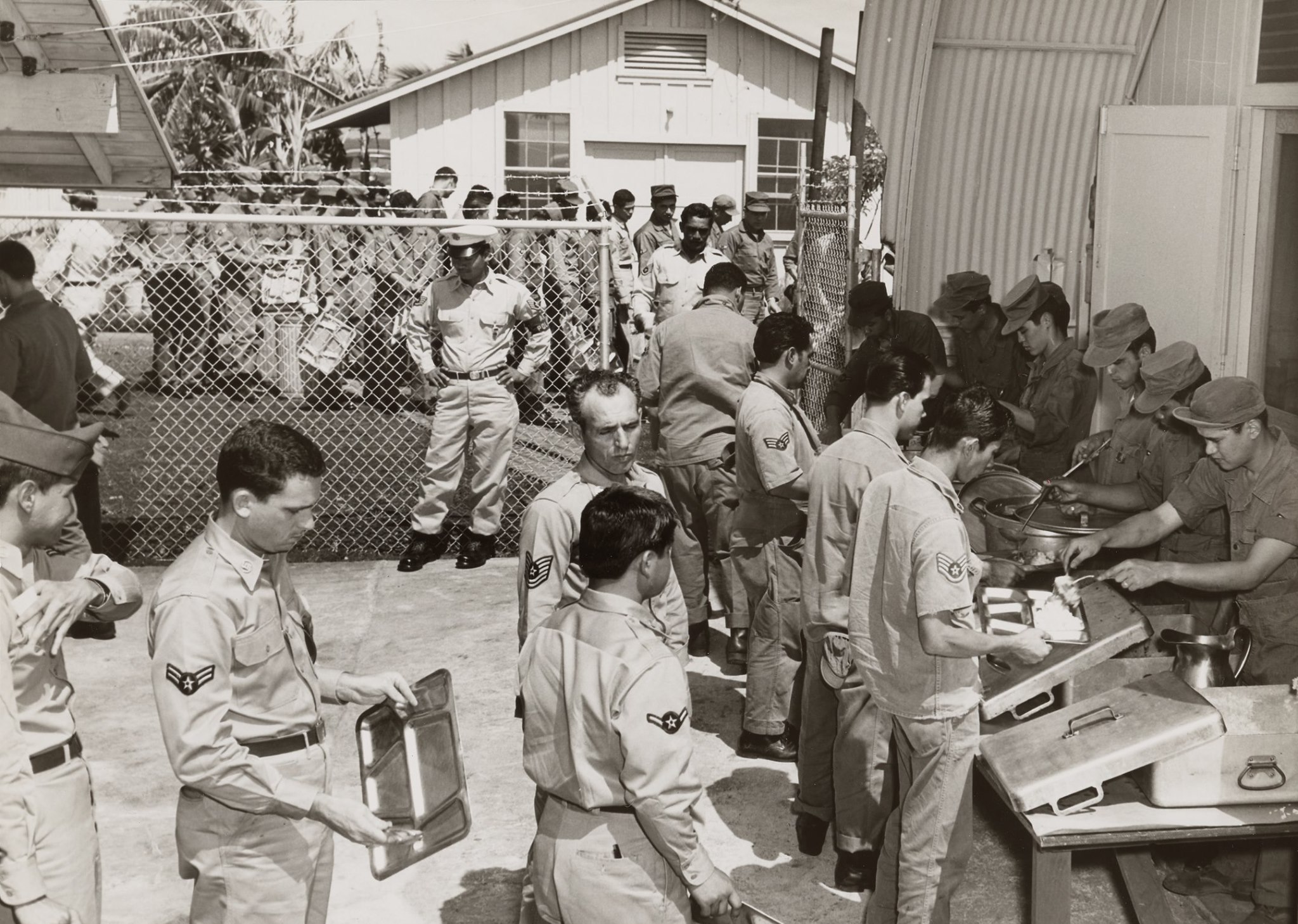 Check Six – 1950s: Chow Time