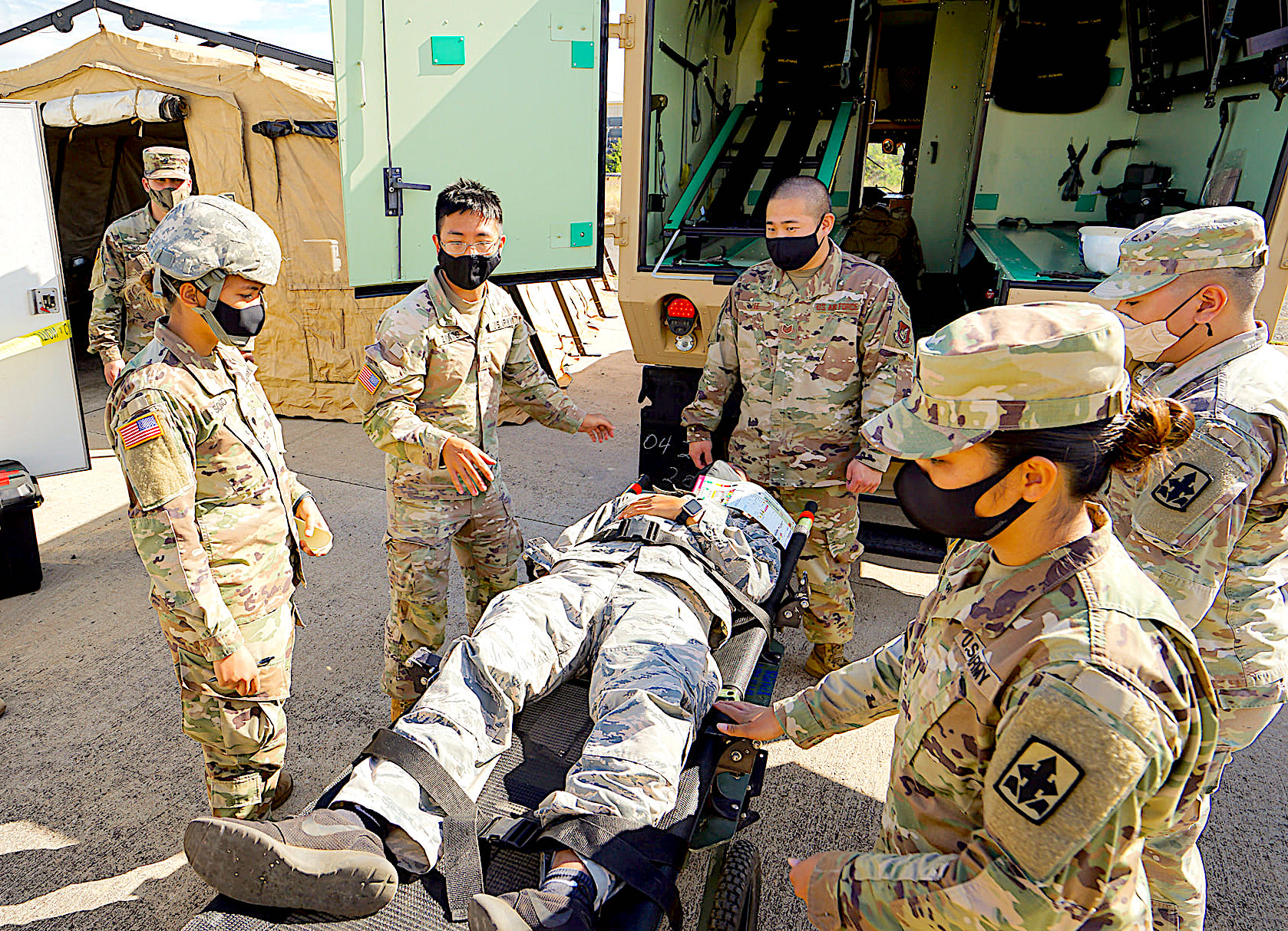 Charlie (MED) Company and the Hawaii Air National Guard’s Detachment 1 Train Together