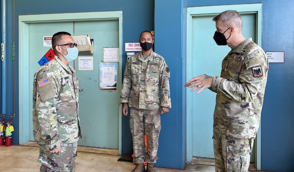 Over a week, Chief of the National Guard Bureau, Gen. Daniel R. Hokanson visited numerous units through out the State of Hawai‘i, many in remote locations, listening to Soldiers and Airmen, from commanders to the newest recruits, one-on-one and in small groups. And the general met with senior state, territory and combatant command leaders. Such visits also help the general continuously assess the component’s progress meeting his priorities: people, readiness, modernization, reform. Visiting the Hawaii Guard during a drill weekend Hokanson found troops engaged in training, including hands-on time with weapons and physical fitness tasks.