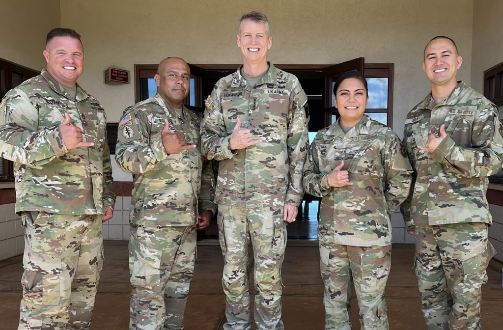 Over a week, Chief of the National Guard Bureau, Gen. Daniel R. Hokanson visited numerous units through out the State of Hawai‘i, many in remote locations, listening to Soldiers and Airmen, from commanders to the newest recruits, one-on-one and in small groups. And the general met with senior state, territory and combatant command leaders. Such visits also help the general continuously assess the component’s progress meeting his priorities: people, readiness, modernization, reform. Visiting the Hawaii Guard during a drill weekend Hokanson found troops engaged in training, including hands-on time with weapons and physical fitness tasks.