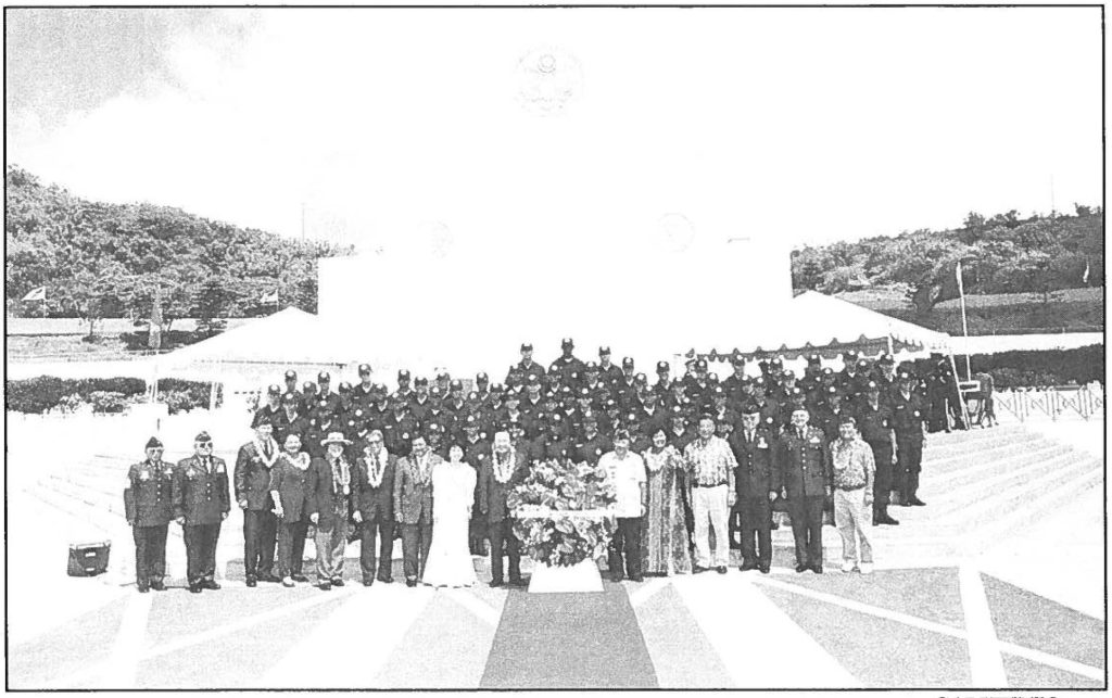 SALUTE TO OUR VETERANS Gov. Benjamin J. Cayetano and First Lady Vicky Cayetano, Hawaii State military and civilian leaders and the Hawaii National Guard Youth CHalleNGe Academy corps members join together to honor our veterans during Memorial Day ceremonies held at Hawaii State Veterans Cemetery. Sgt. 1st Class Wayne T. Iha photo