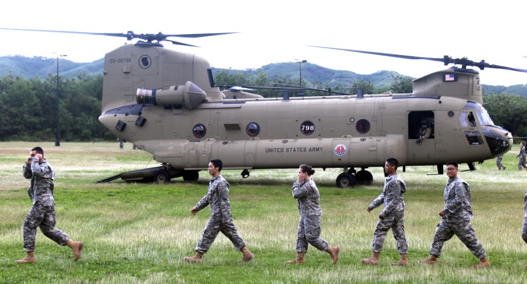 U.S. Army Hawaii National Guard 171st Aviation crew conducted an orientation flight in CH-47F Chinook helicopters for new Recruitment Sustainment Program soldiers from the 298th Regional Training Institute, Bellows Air Force Station, Waimanalo Hawaii. (Army National Guard photo by Spc. Matthew A. Foster /Released)