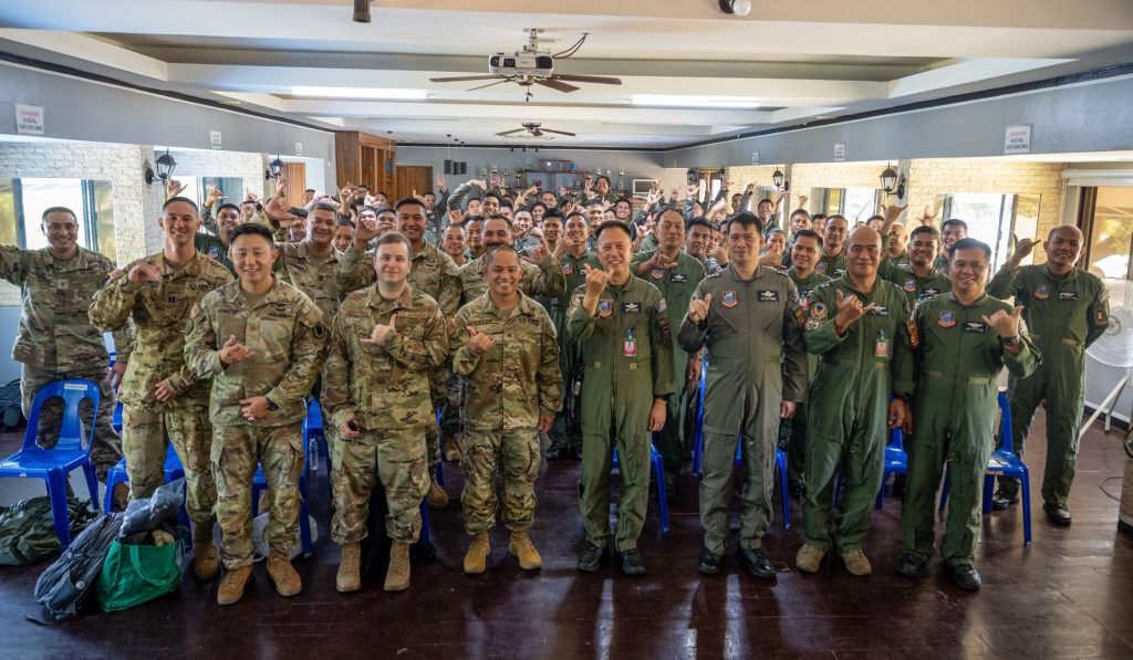 Hawaii Army National Guardsmen Lead Groundbreaking Rotary Wing SMEE in Philippines