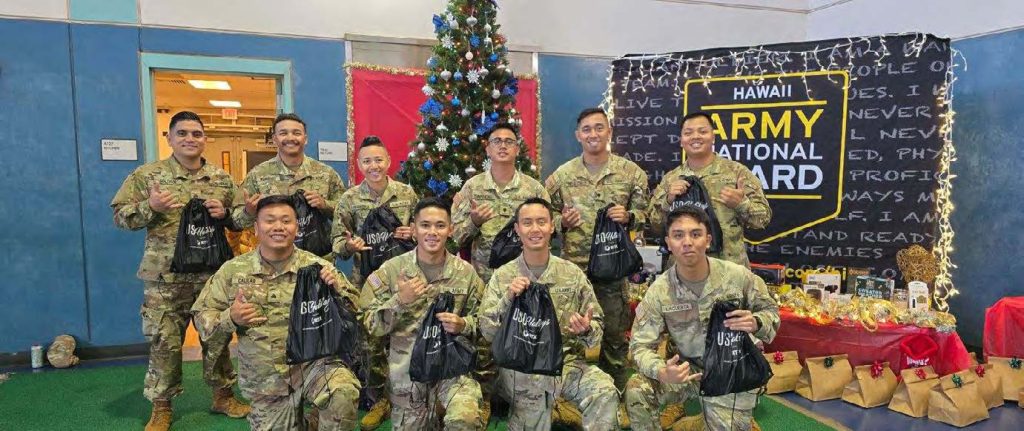 Maui soldiers received goodie bags from USO Hawaii. (Army National Guard photo by SFC Jim Evangelista)