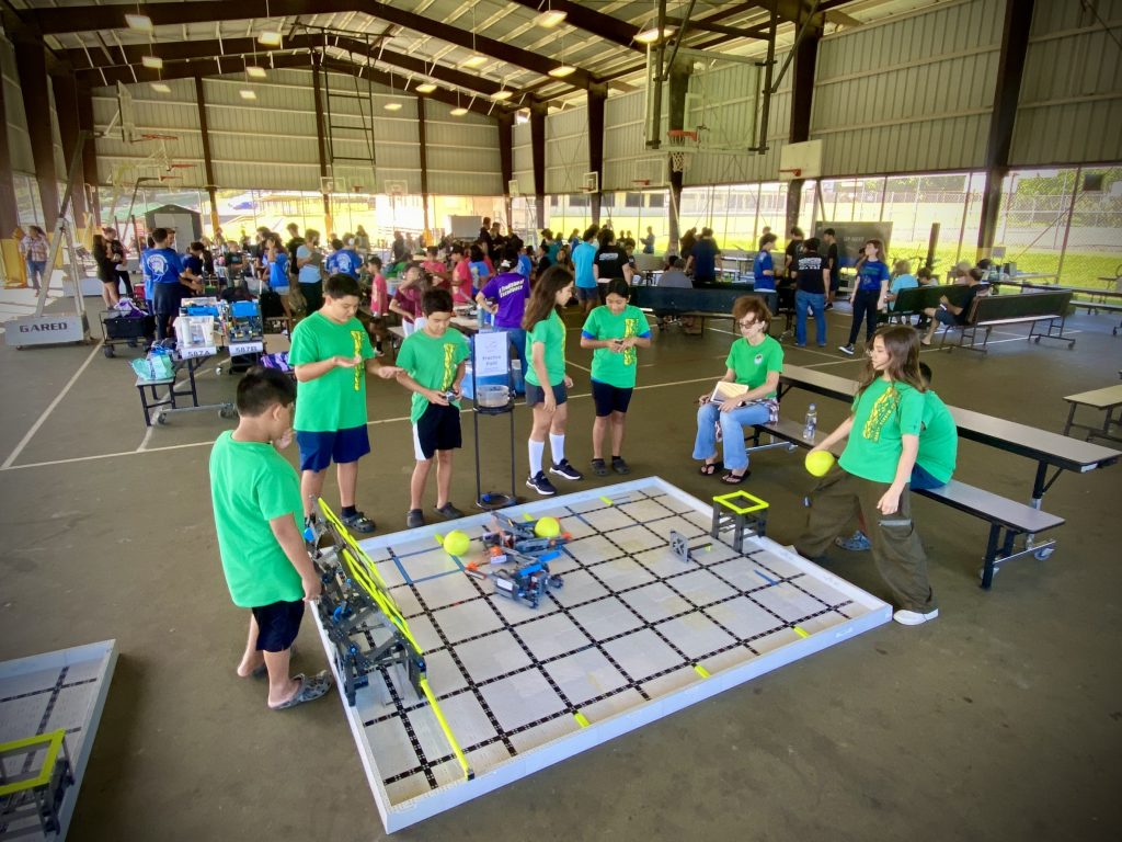 The STARBASE Hawai‘i/Kea’au Robotics Team practices before the first event at the robotics competition at Waiākea Middle School. (Ken Smith photo)