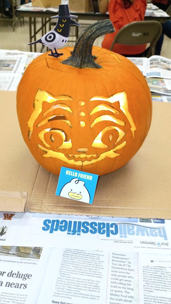 Halloween pumpkin carving, food sale supports Aloha United Way