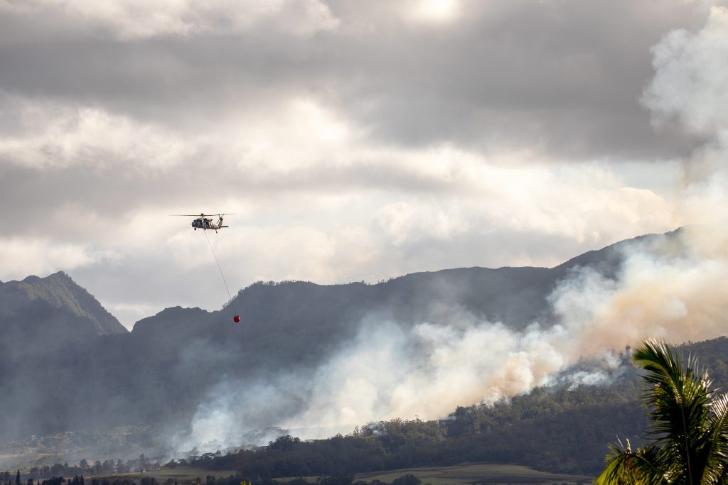A Hawai‘i Army National Guard team flew a UH-60 Blackhawk to provide aerial firefighting support for the Kunia wildfire in August 2025. (U.S. Army photo by Sgt. Olivia Cowart)