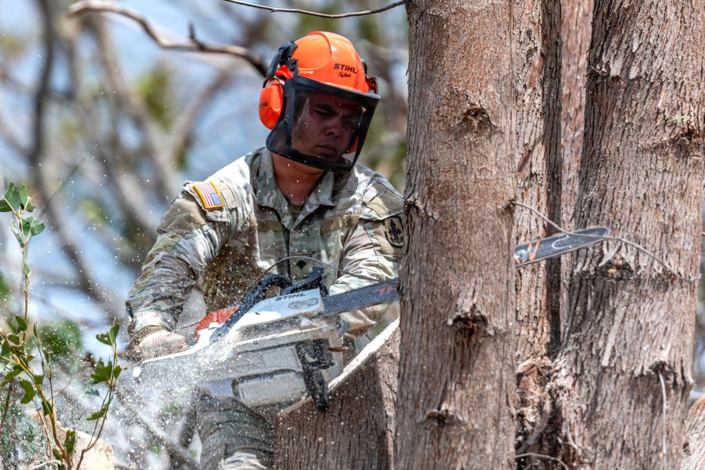 HING sawyer teams assist Kaua‘i County with debris removal