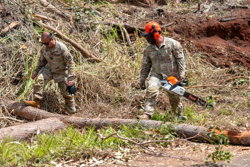 HING sawyer teams assist Kaua‘i County with debris removal